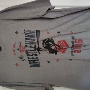 Vintage WWE WrestleMania 32 official T-shirt.